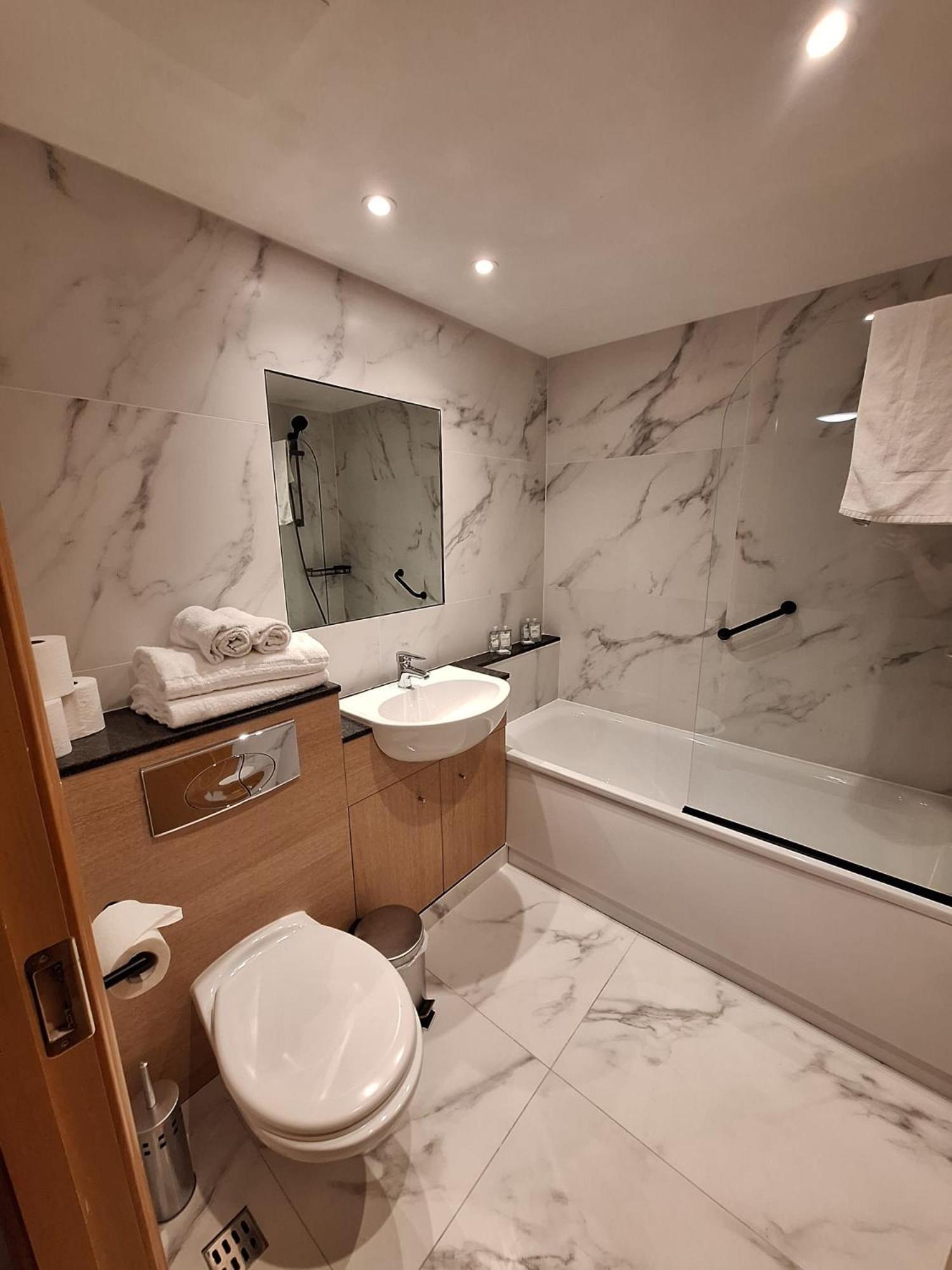 Five Lamps Suites Dublín Exterior foto